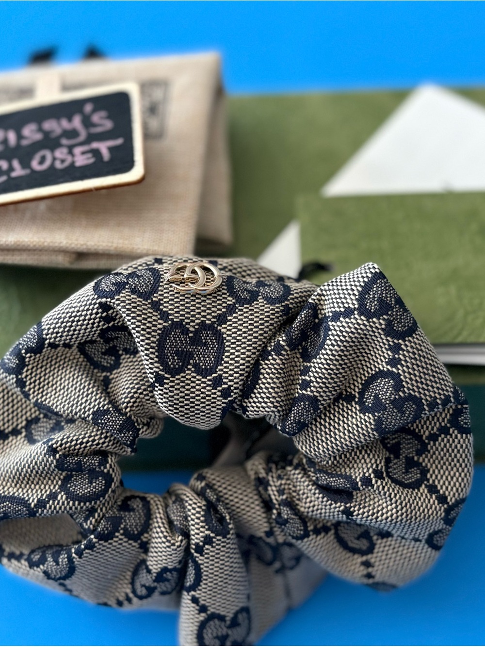 💯 Auth Gucci Beige and Navy GG Logo Fabric Scrunchie with Gold Double-G Accent